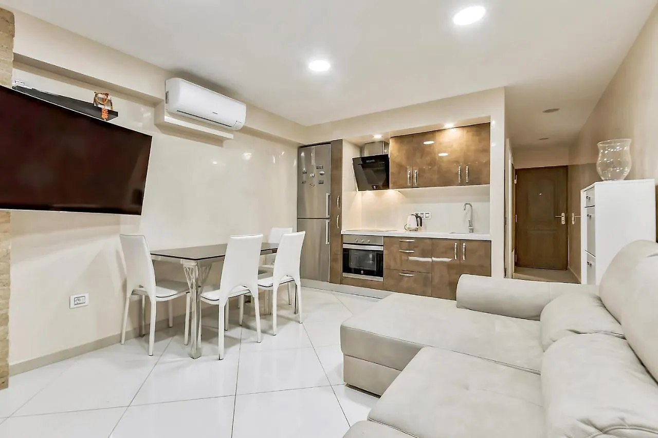 217 Elegant Vina Del Mar Pool View, Parking, Ac Apartment Playa de las Americas  Spain